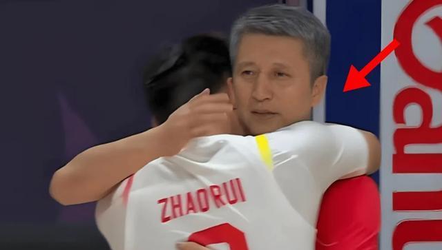 但过去了就, 在上半场一, 大利亚痛失